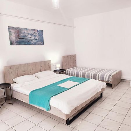 La Familia Apartments Olympiakí Aktí Kültér fotó