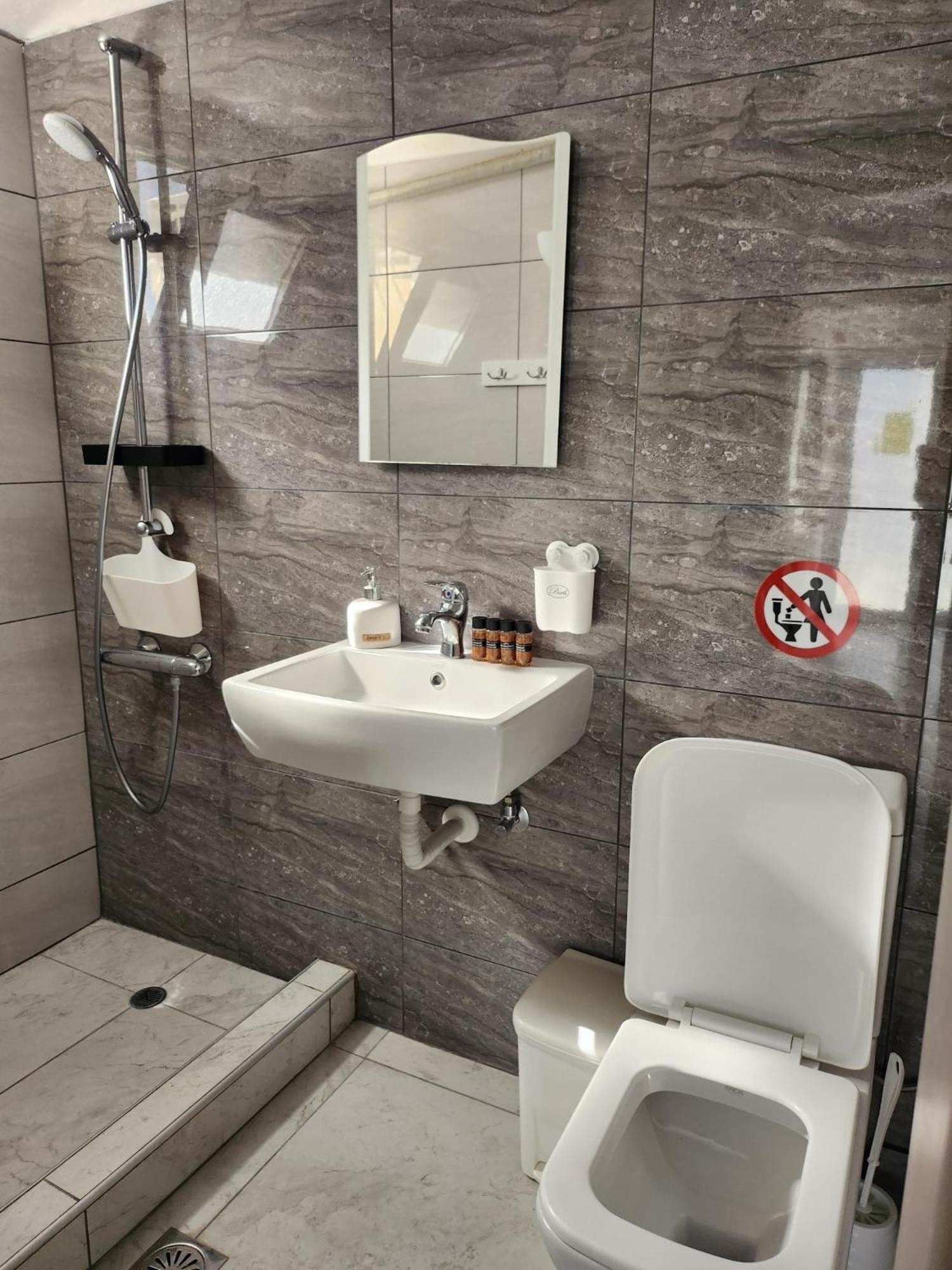 La Familia Apartments Olympiakí Aktí Kültér fotó